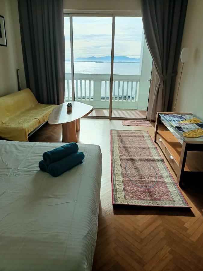 Straits Quay Marina Suites Penang By Aurorahomes Bagan Jermal Zewnętrze zdjęcie